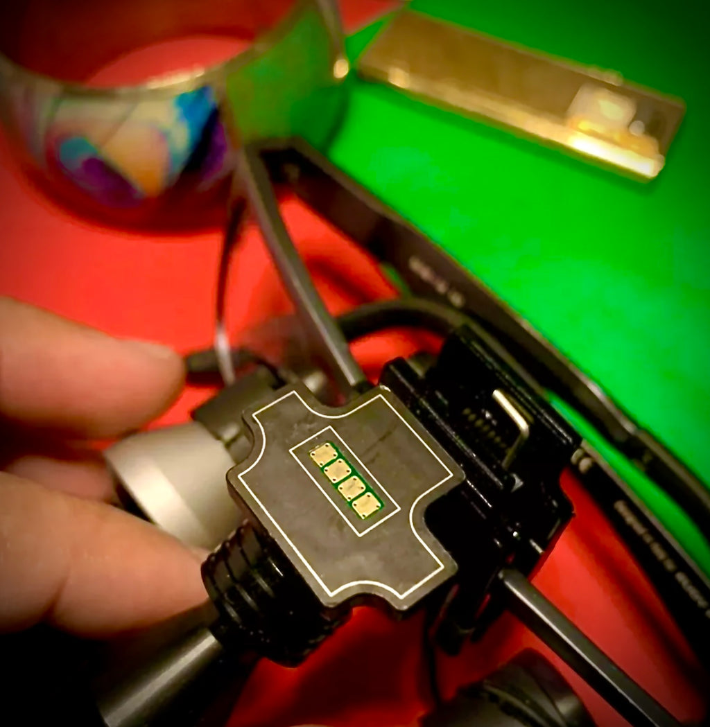 HighTech Dental Wireless Loupe Headlight With Two Detachable Magnetic Batteries