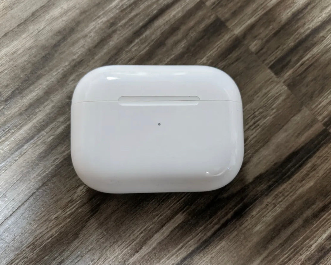 Apple AirPods Pro Wireless Charging Case Only NOT WORKING Apple Airpods Pro