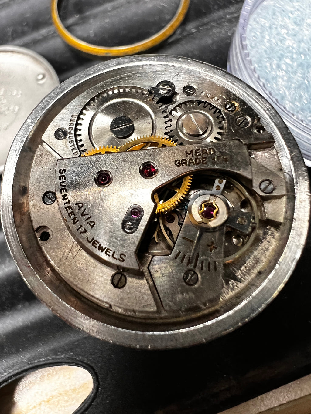 #495 Mens vintage boulevard beautiful wris twatch
