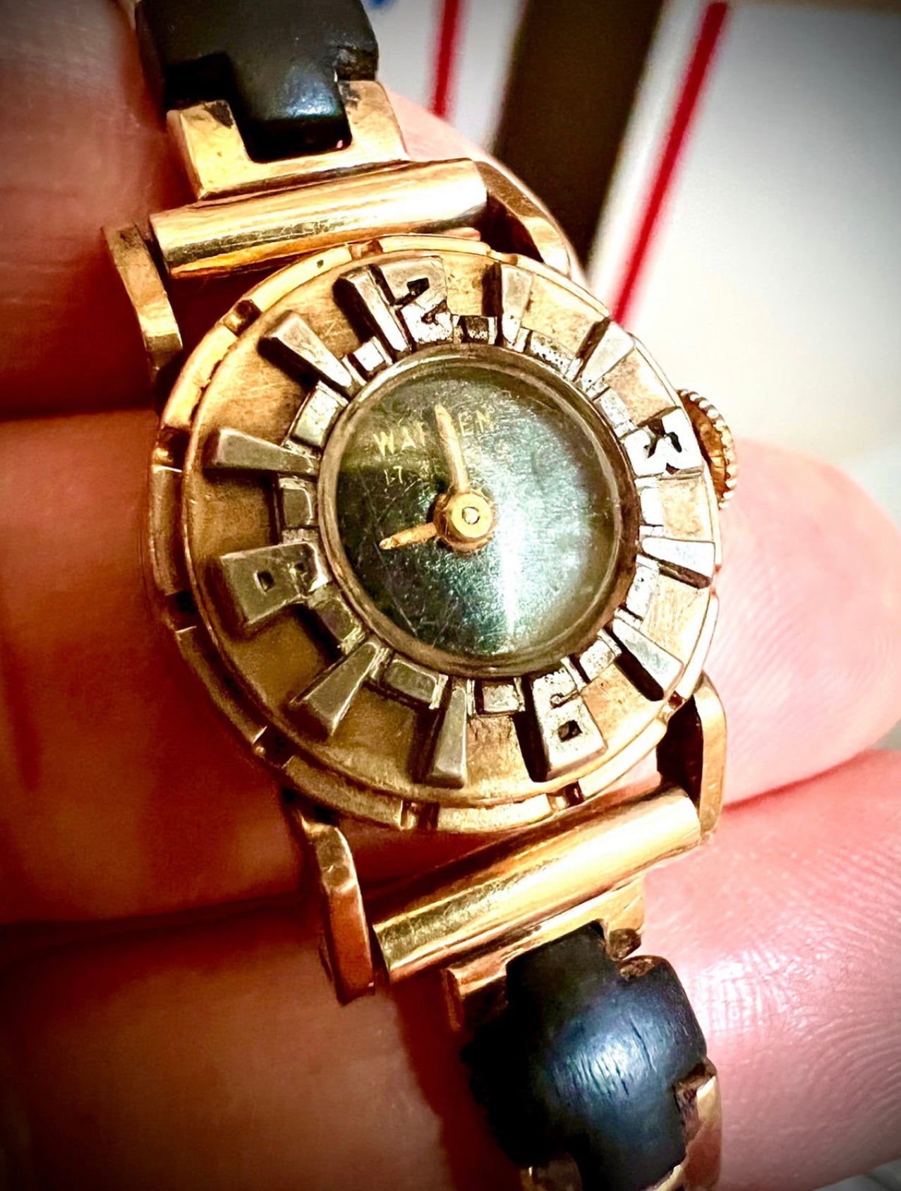 R#401 RARE Vintage Gorgeous Art Deco Gold Filled WARREN Watch Bakelite