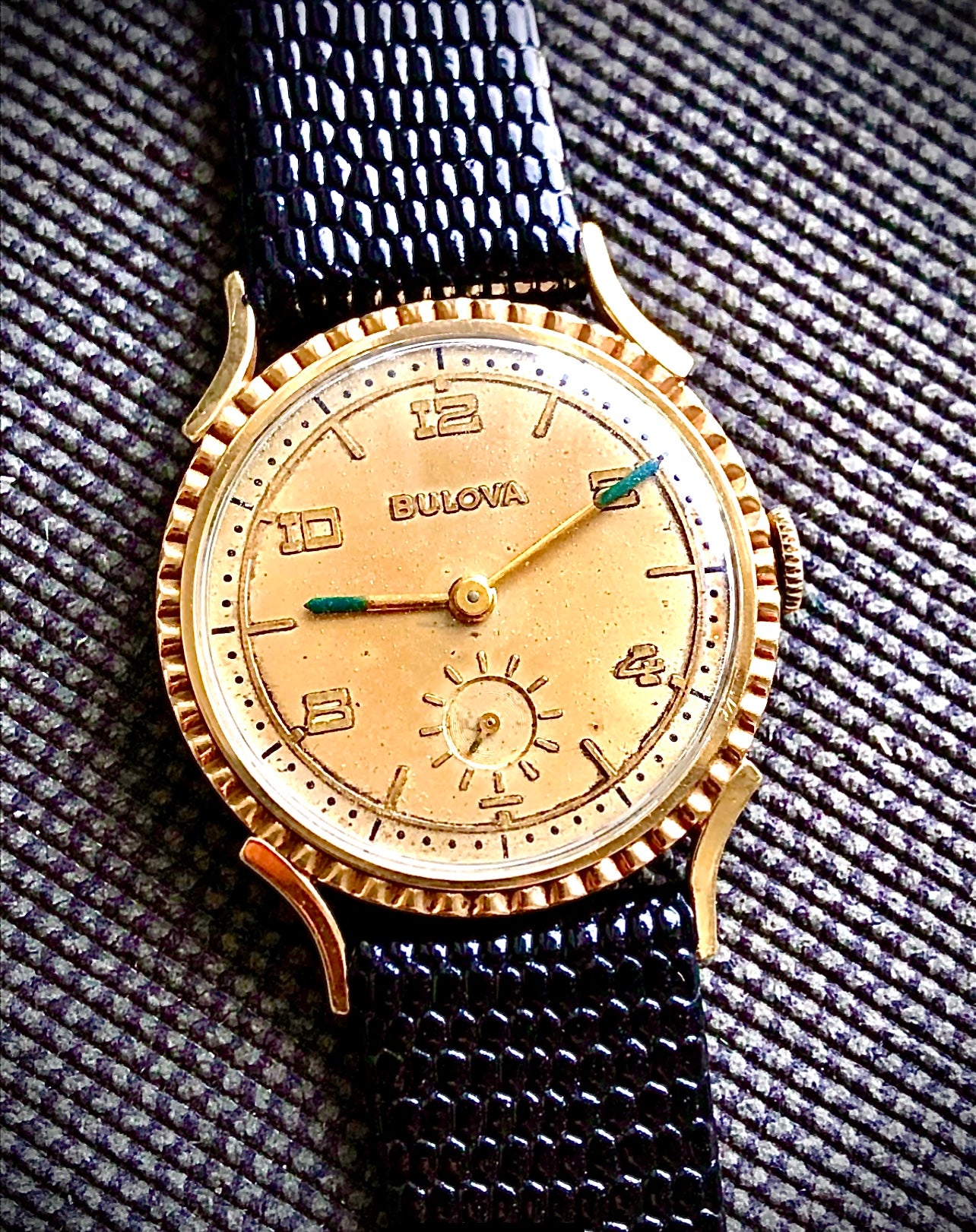 #471-A Amazingly Beautiful Unisex Bulova 21 Jelws 10 K Gold filled