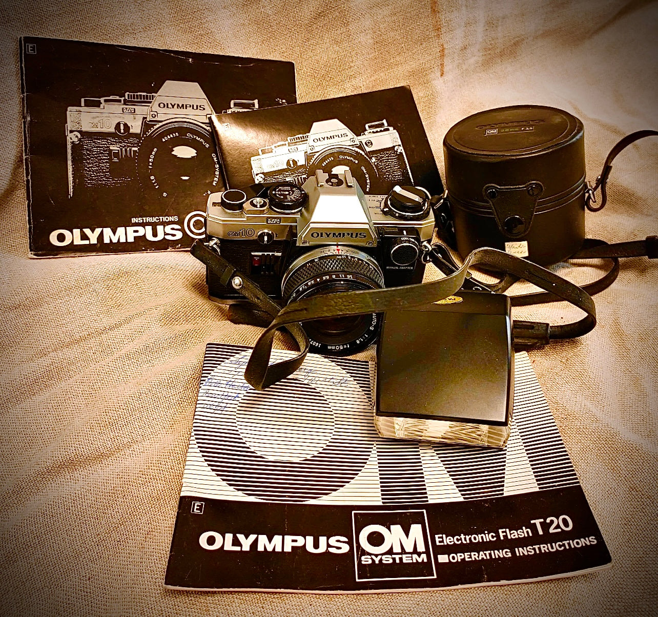 Olympus CM 10 complete camera Kit